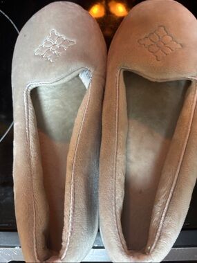 dearfoams Women's Pale Sage Plush Slip-On Slippers